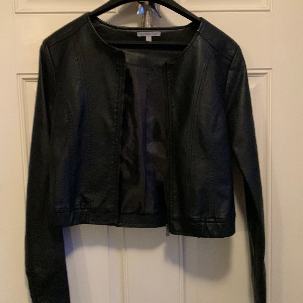 black cropped jacket